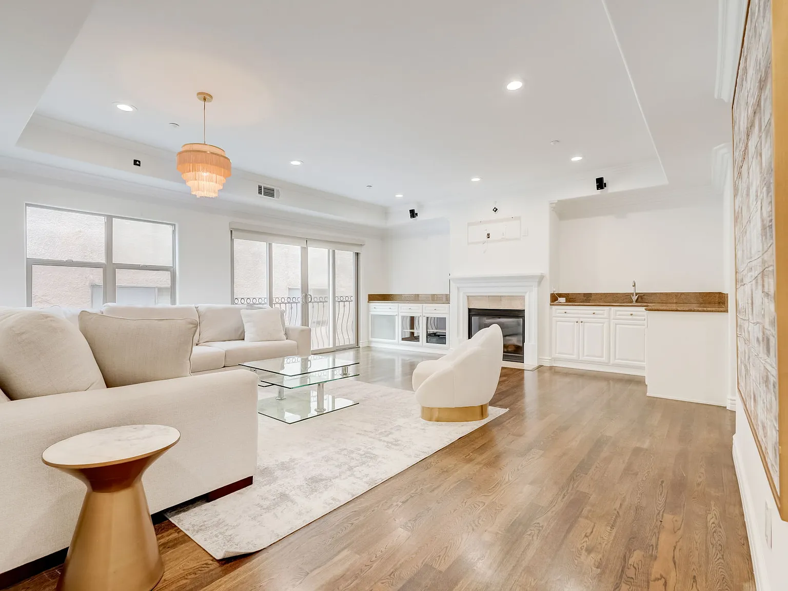 1741 S Bentley Avenue — Photo 3
