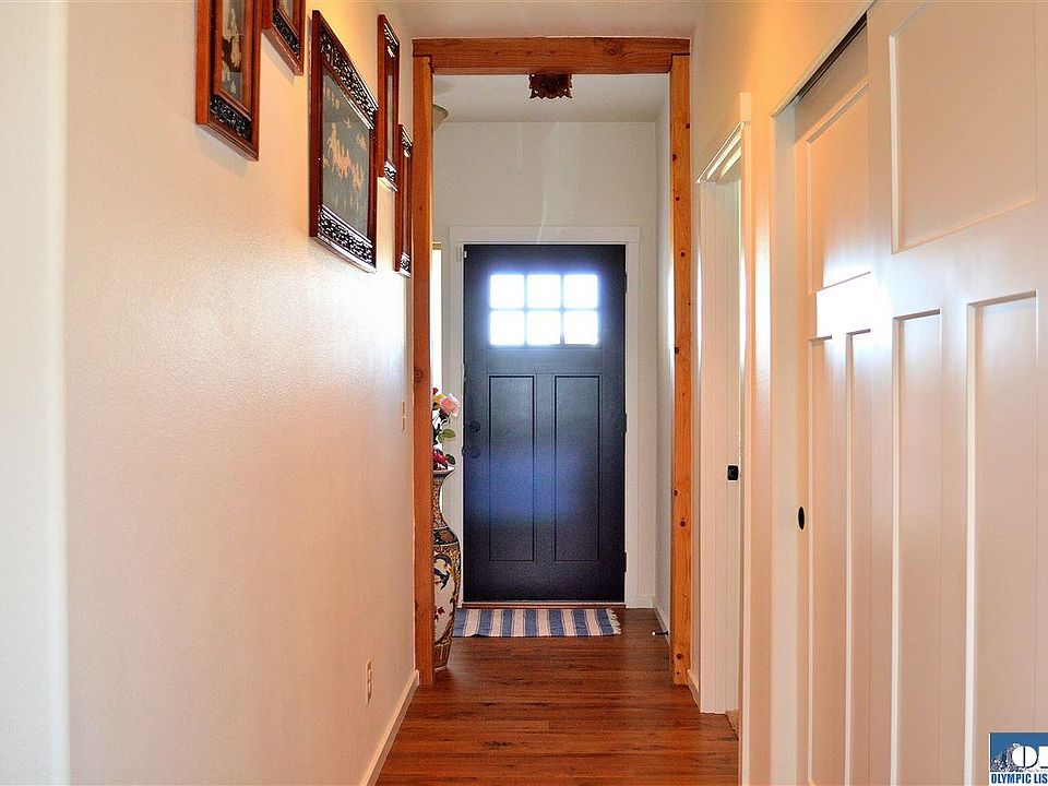 2nd image of 32 American Eagle Dr