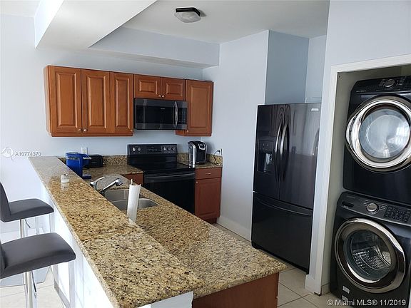 3rd image of 1200 NE 105th St APT 31