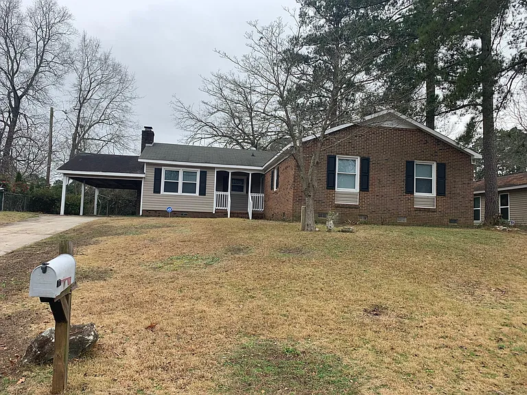 1643 Tryon Dr — Photo 3