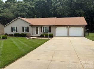 812 Whites Farm Rd, Statesville, NC 28625