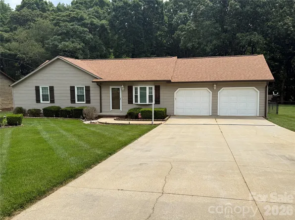 812 Whites Farm Rd, Statesville, NC 28625