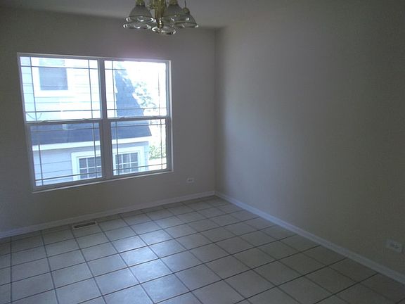 4th image of 417 E Washington St