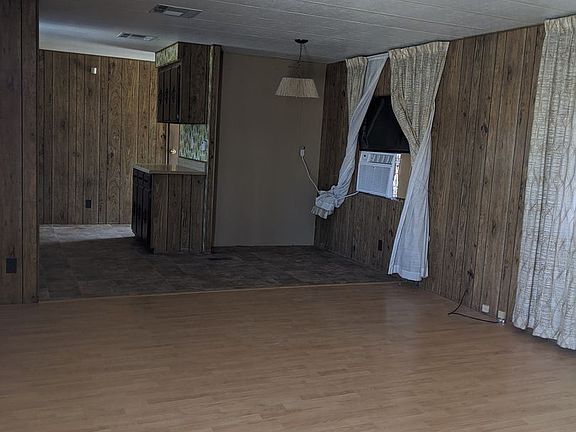 3rd image of 1540 Lincoln Ln