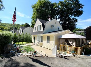 22 Hillside Ave, Tuxedo Park, NY 10987