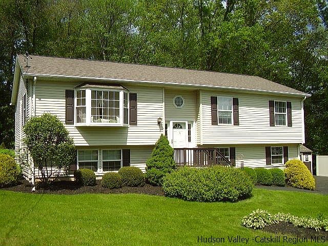 1st image of 159 Windsor Dr