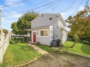 3 Roth St, Elmwood Park, NJ 07407
