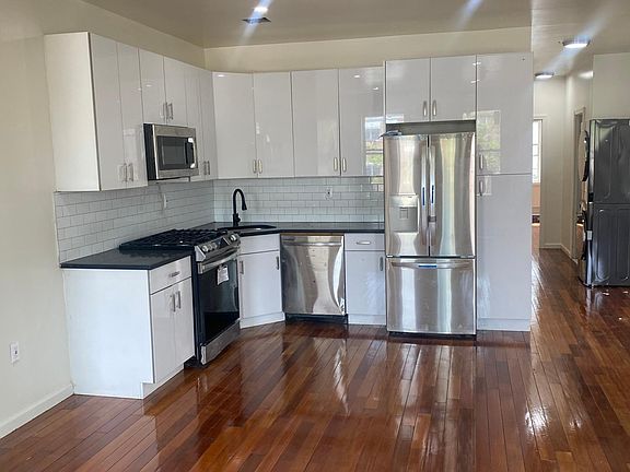 3rd image of 3642 Bronxwood Ave Floor 2