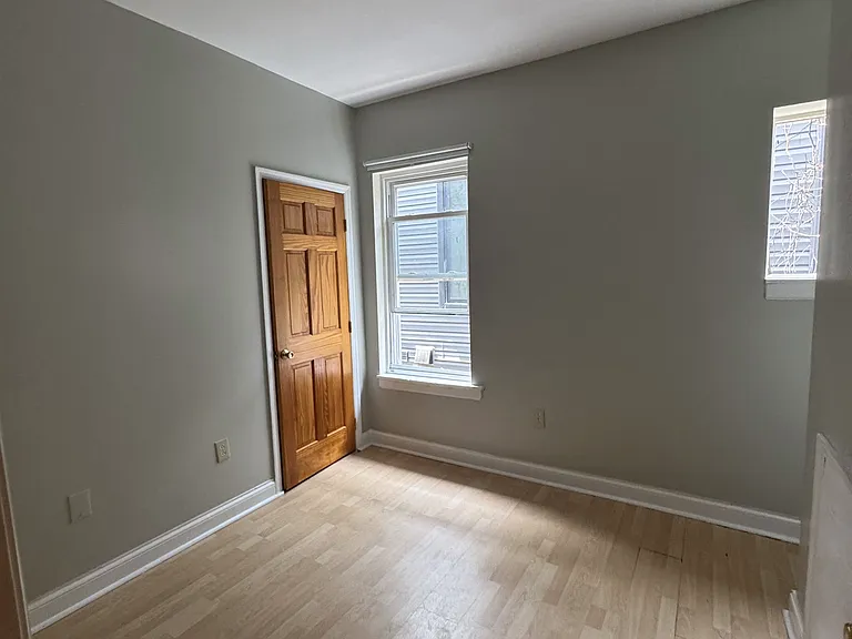 4604 Woodland Ave #2F — Photo 10