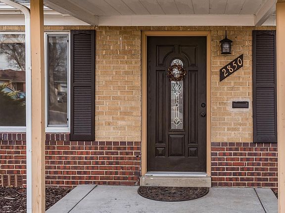 3rd image of 2850 Oneida St