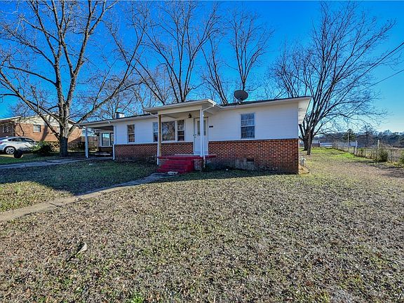 2nd image of 413 39th St E