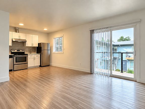 4th image of 13555 SW Jenkins Rd APT 34
