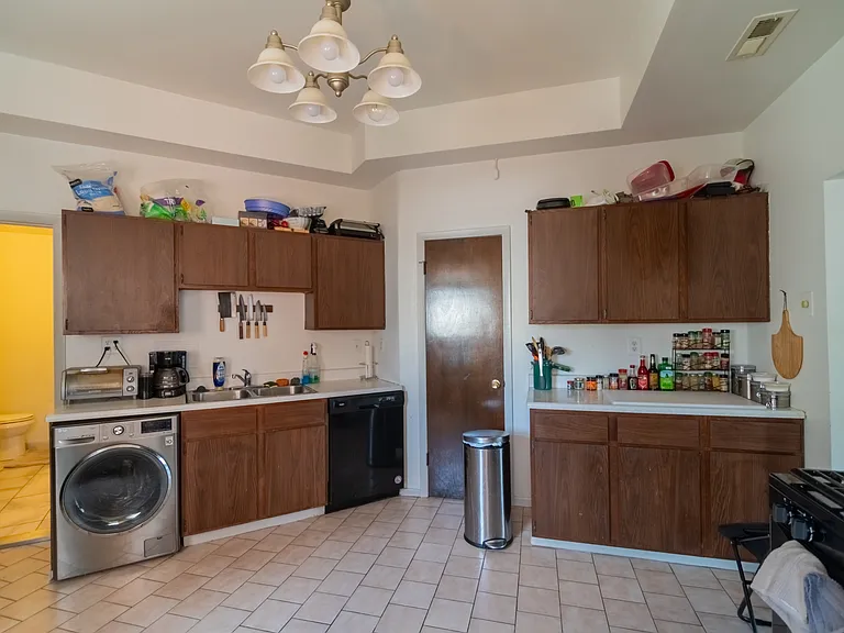 2811 N Lincoln Ave #AVENUE2L — Photo 5