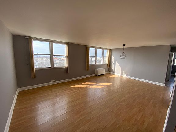 2nd image of 4300 W Ford City Dr #810