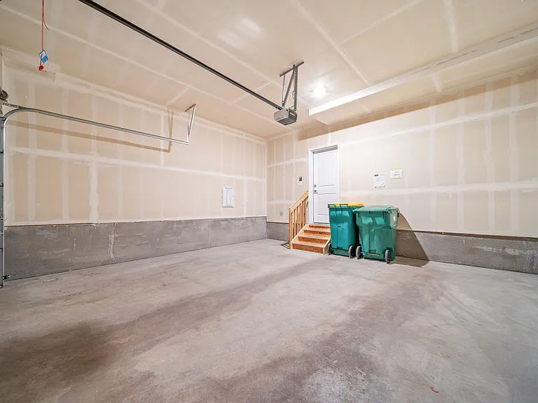 475 Millwall Cir — Photo 35