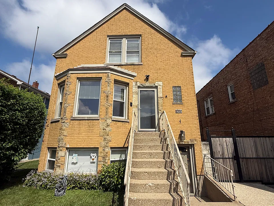7302 W Diversey Ave #1