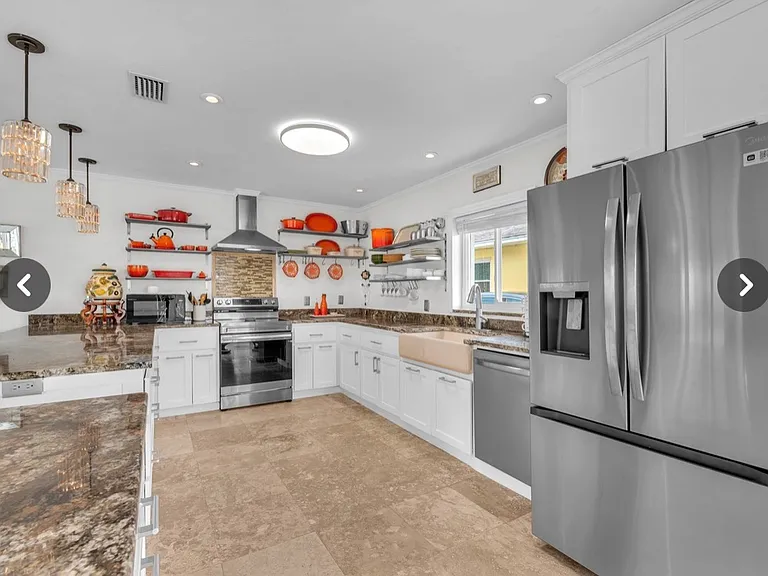 Maritana Dr — Photo 9