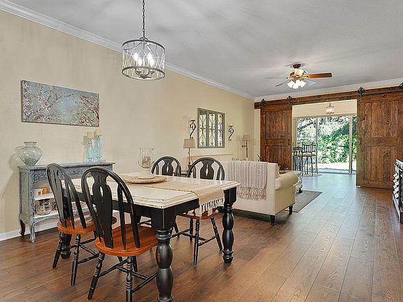 5th image of 72 Enclave Dr