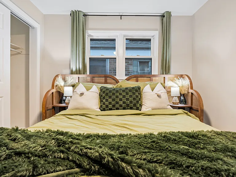 S 52nd Ct — Photo 8
