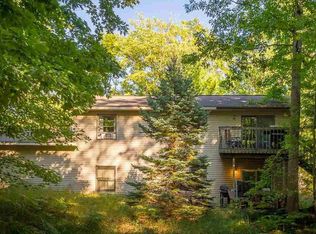 4261-4263 Eagle Crest Dr, Williamsburg, MI 49690