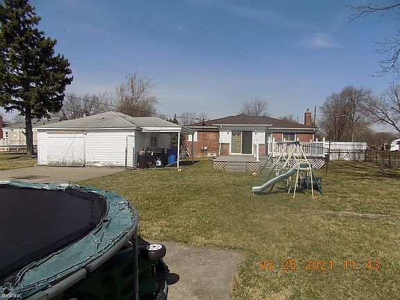 4th image of 3838 Jarvis Ave