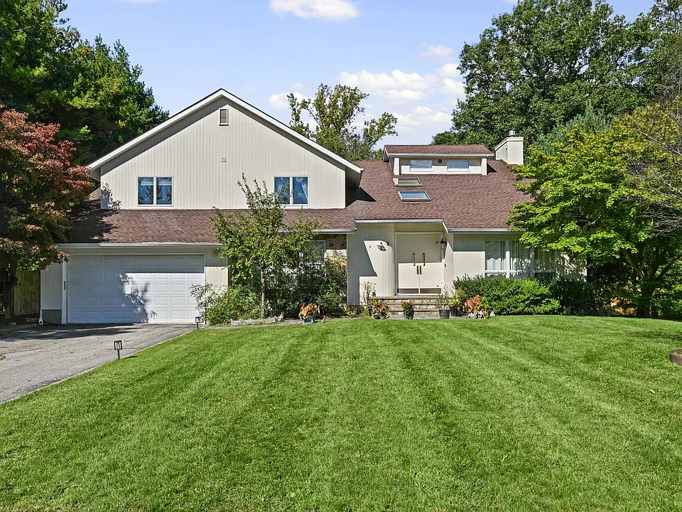 9 Ellen Ct