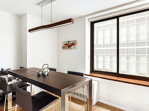 2nd image of 161 W 61st St APT 3E