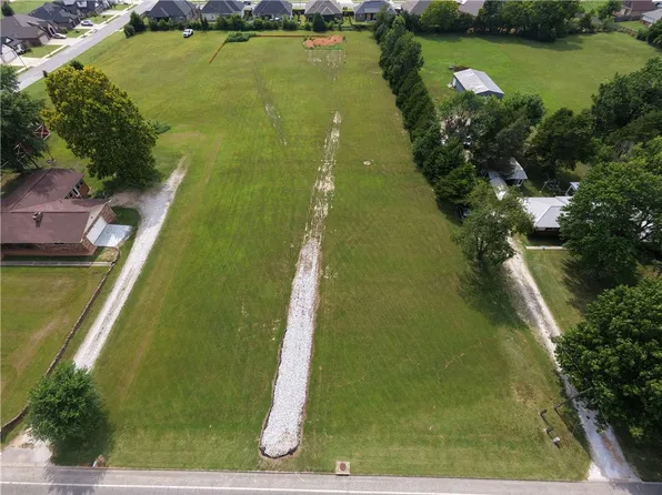 2043 Hayden Rd #10, Pea Ridge, AR 72751