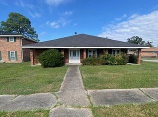 2260 S Von Braun Ct, Harvey, LA 70058