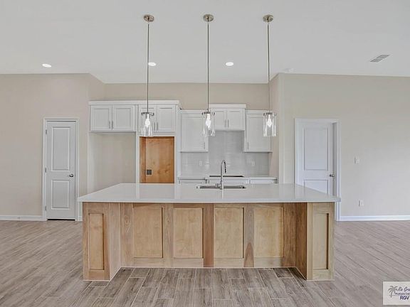 3rd image of 1829 Stirrup Cir