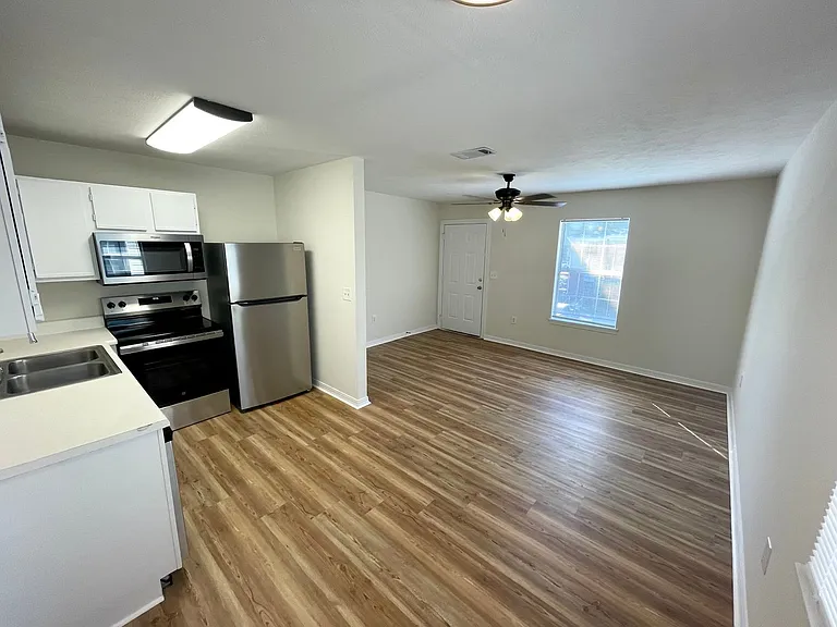 575 Dexter Dr — Photo 7