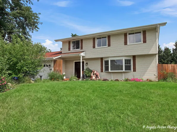 430 Shagbark Ln, Lindenhurst, IL 60046