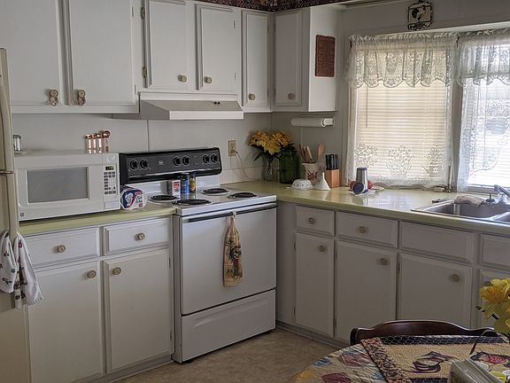 4th image of 3510 Fairmount Dr