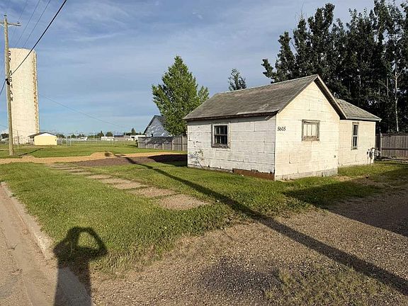 2nd image of 5605 49th St