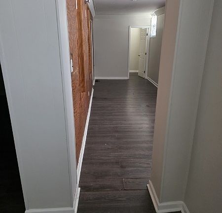 3rd image of 816 W 8th St #2