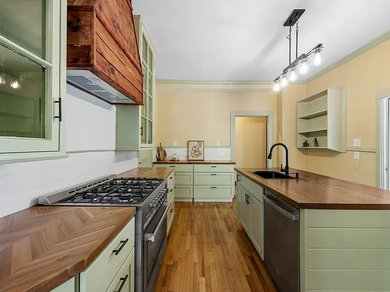 48 Union St #1 — Photo 9