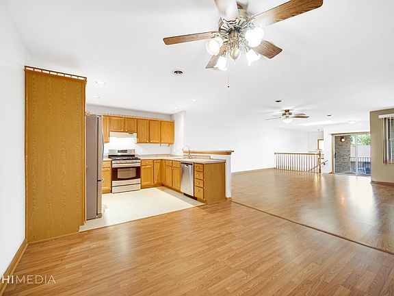 2nd image of 962 Elm Dr #B
