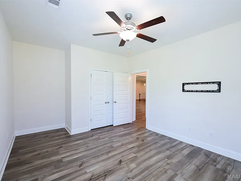 1270 Charleston Dr — Photo 22