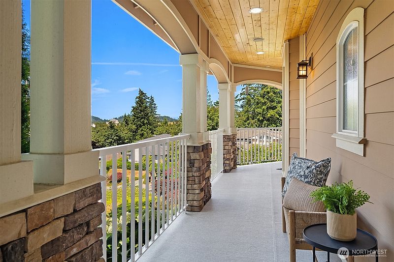 3rd image of 8321 144th Avenue SE