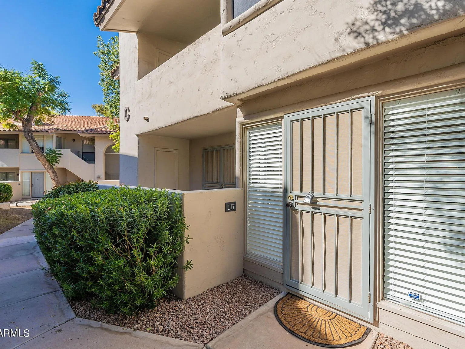 2 bed, 2.0 bath, 1070 sqft, $2,850 — Photo 2