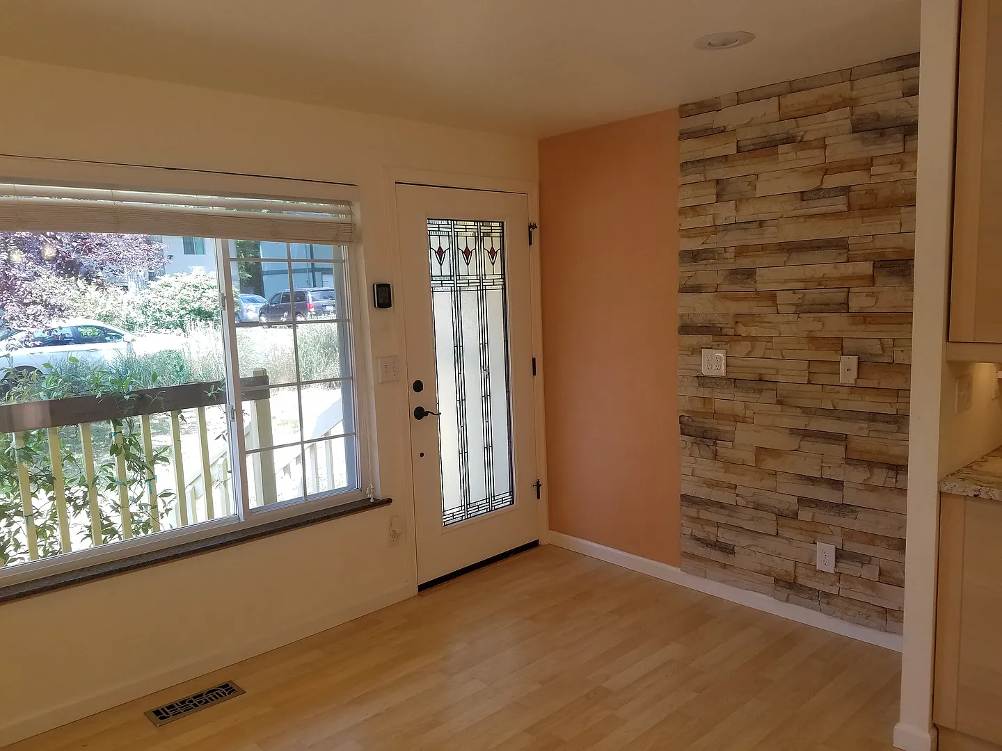 Available early October - Cozy Rambler in Lake Symington area — Photo 3