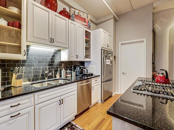 5th image of 130 S Canal St APT 407