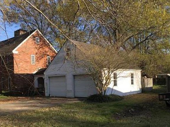 4th image of 406 E 11th St