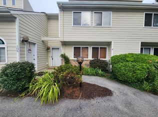 104 Crystal Hill Ln, Poughkeepsie, NY 12603