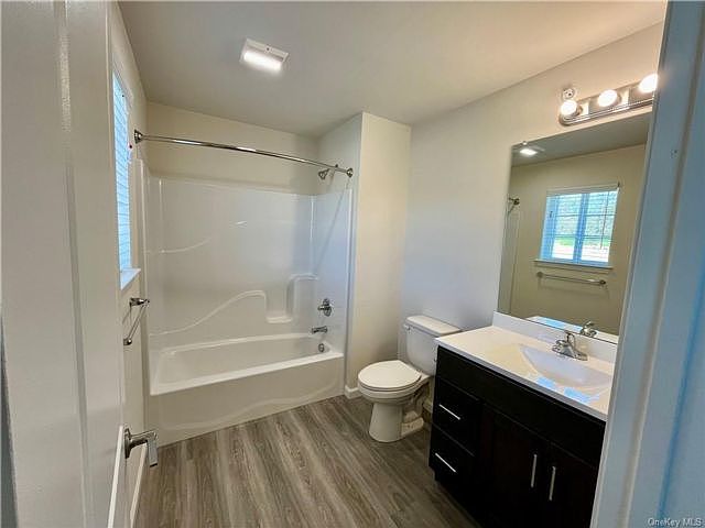 2nd image of 206 Golf Links Rd #113