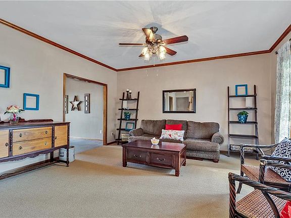 3rd image of 2905 Rolling Hills Dr