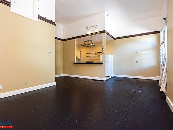 4th image of 31 E Main St APT 102