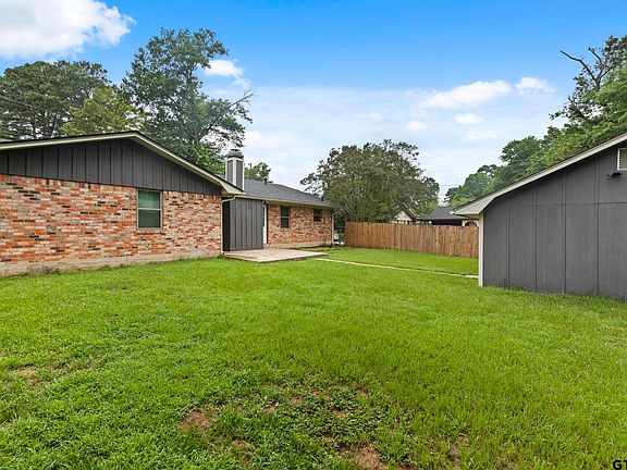 5th image of 3100 Rosemary Ln
