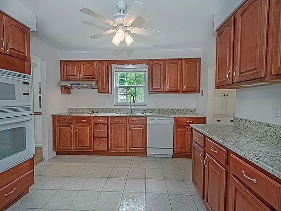4th image of 212 Hays Rd