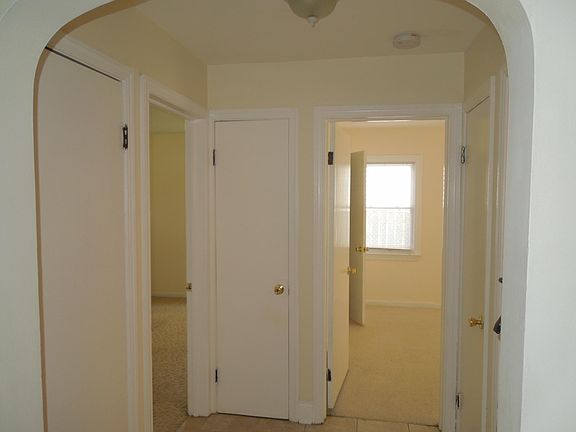 hall between bedrooms 3&4